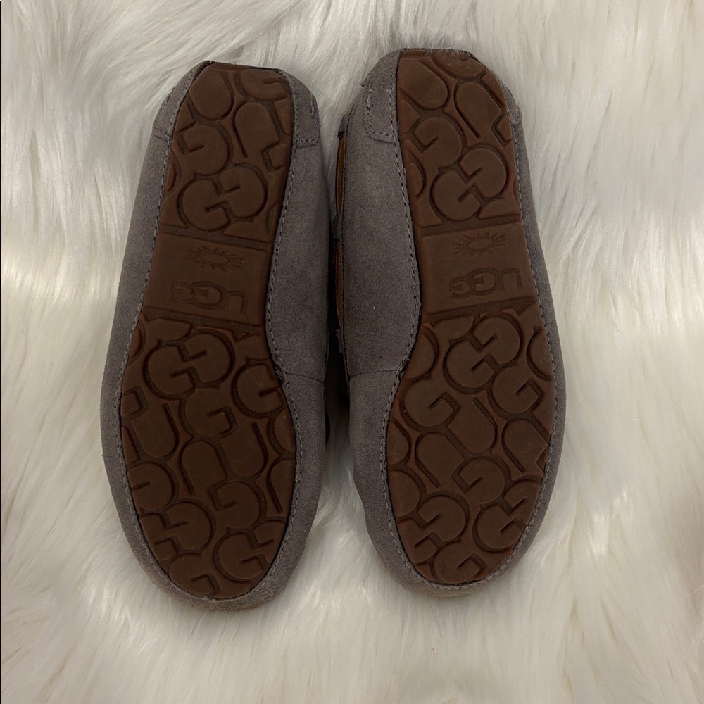UGG Gray Dakota Suede Moccasin Slippers Mocs 5 EXCELLENT WORN ONCE!! - Picture 6 of 6